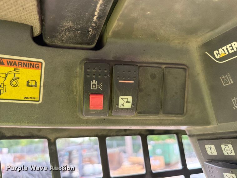 image for item FT6132 2012 Caterpillar 236B3 skid steer loader