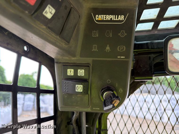 image for item FT6132 2012 Caterpillar 236B3 skid steer loader