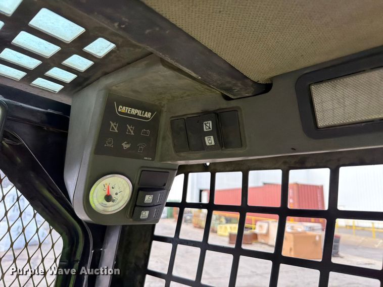 image for item FT6132 2012 Caterpillar 236B3 skid steer loader