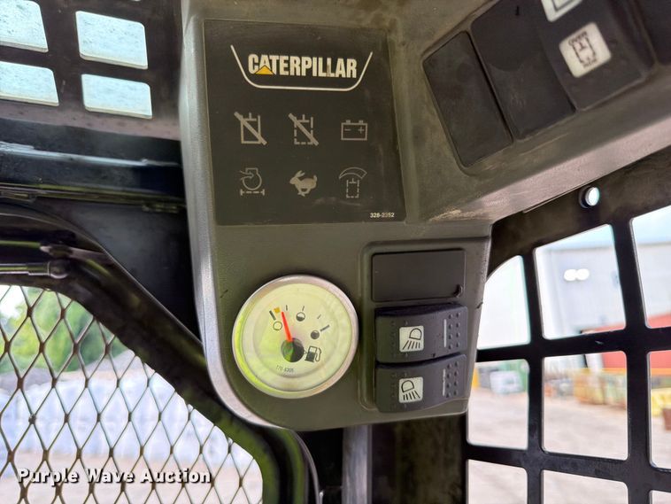 image for item FT6132 2012 Caterpillar 236B3 skid steer loader