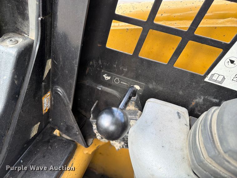 image for item FT6132 2012 Caterpillar 236B3 skid steer loader