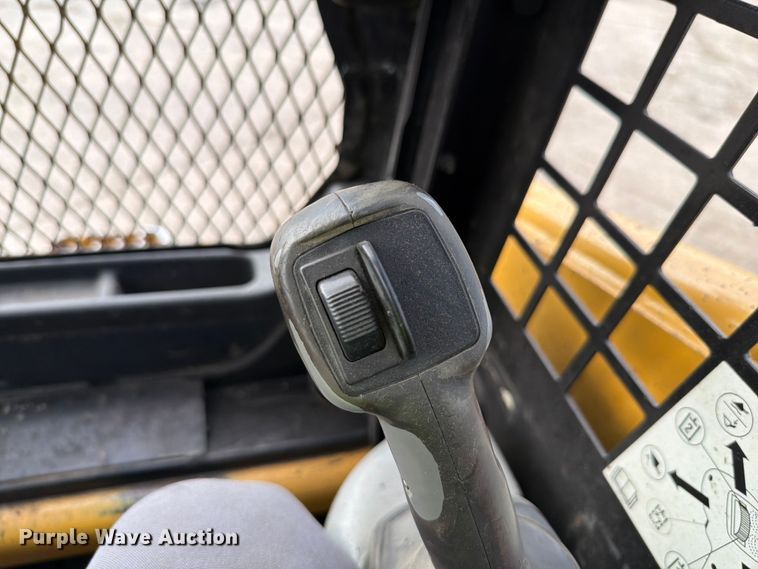 image for item FT6132 2012 Caterpillar 236B3 skid steer loader