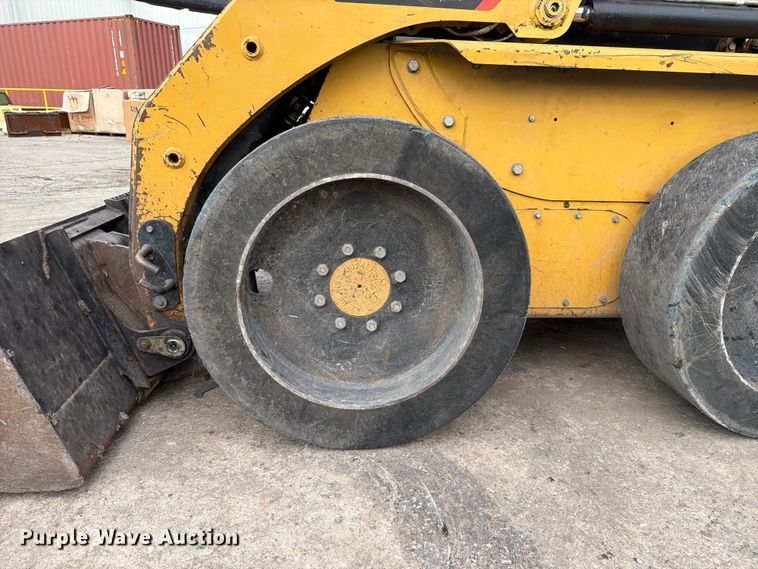 image for item FT6132 2012 Caterpillar 236B3 skid steer loader
