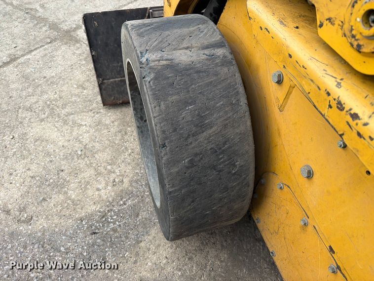 image for item FT6132 2012 Caterpillar 236B3 skid steer loader