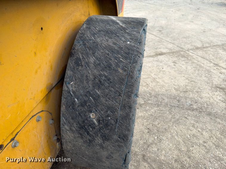 image for item FT6132 2012 Caterpillar 236B3 skid steer loader