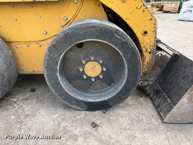 image for item FT6132 2012 Caterpillar 236B3 skid steer loader
