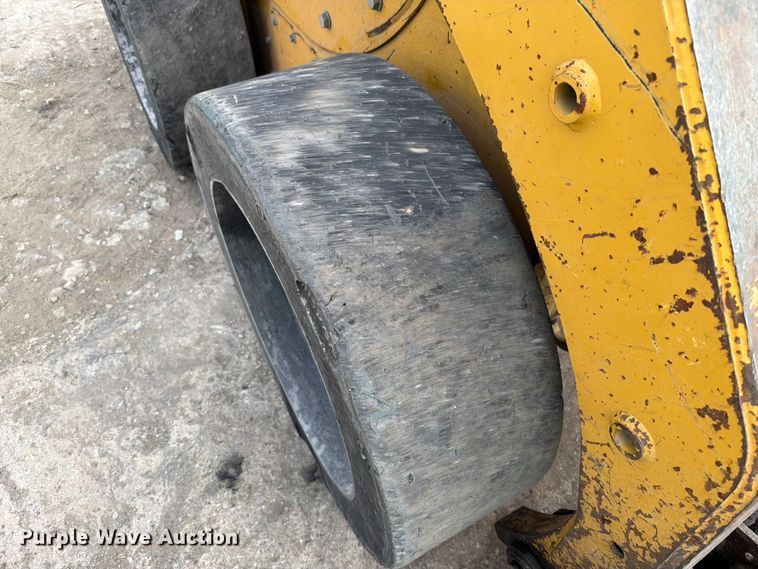 image for item FT6132 2012 Caterpillar 236B3 skid steer loader