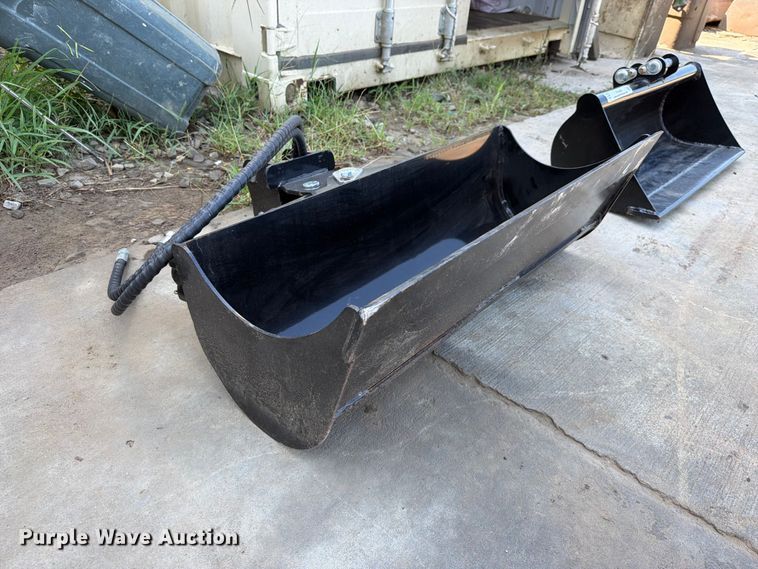 image for item FU1004 Ripper R319N-800 excavator bucket