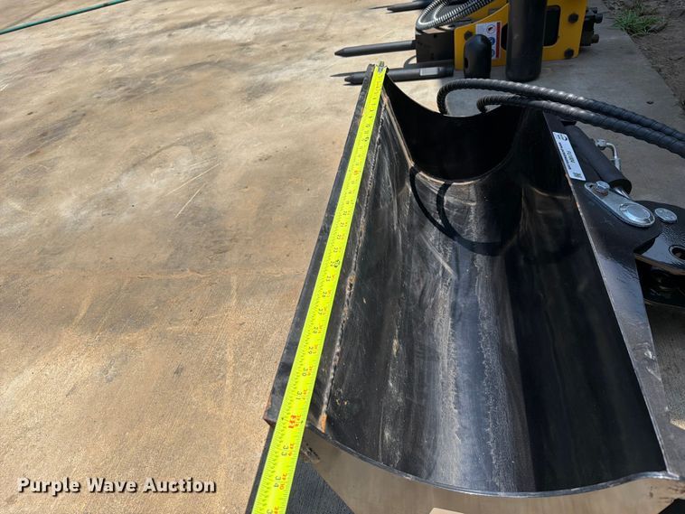 image for item FU1004 Ripper R319N-800 excavator bucket