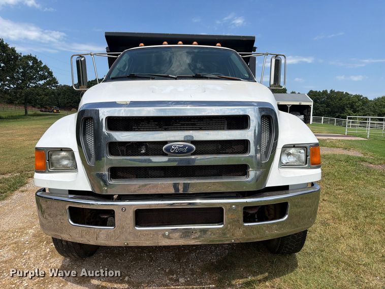 image for item FU1033 2005 Ford F750 dump truck