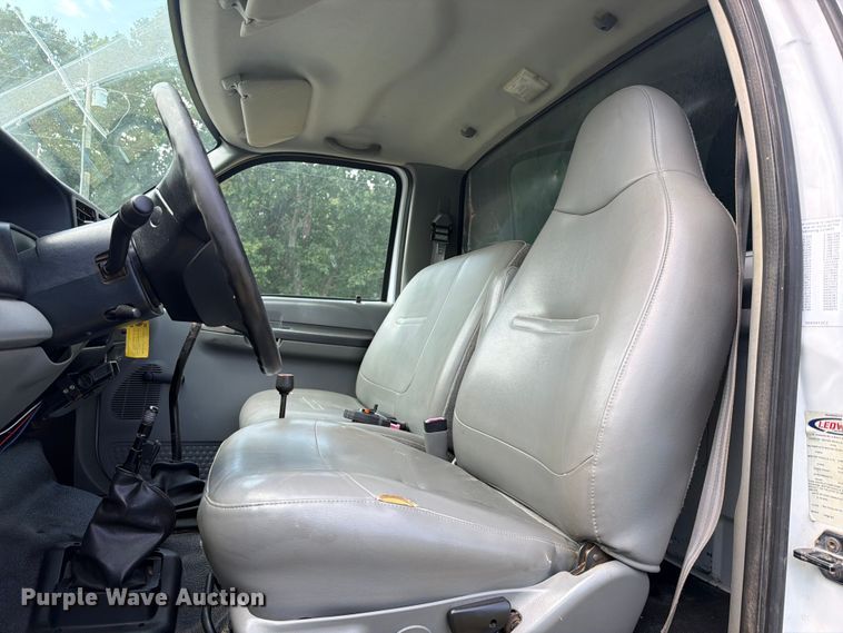 image for item FU1033 2005 Ford F750 dump truck