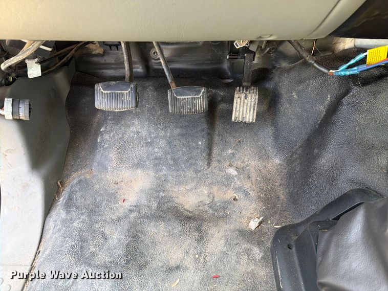 image for item FU1033 2005 Ford F750 dump truck