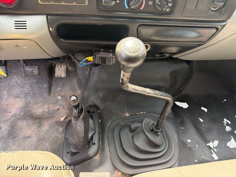 image for item FU1033 2005 Ford F750 dump truck