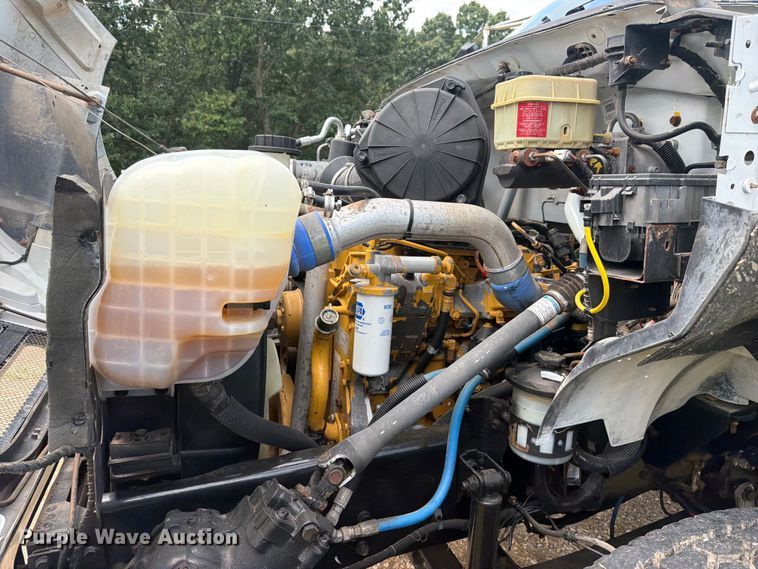 image for item FU1033 2005 Ford F750 dump truck