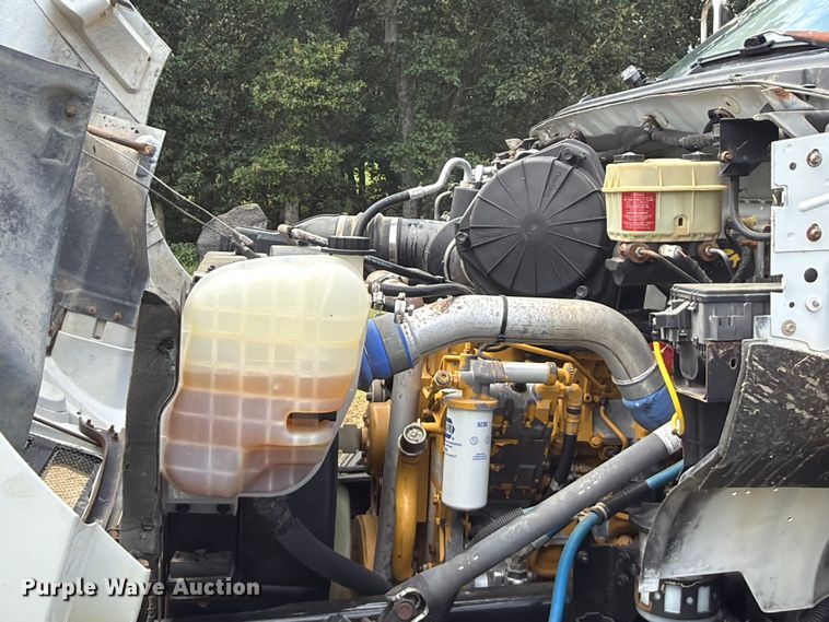 image for item FU1033 2005 Ford F750 dump truck