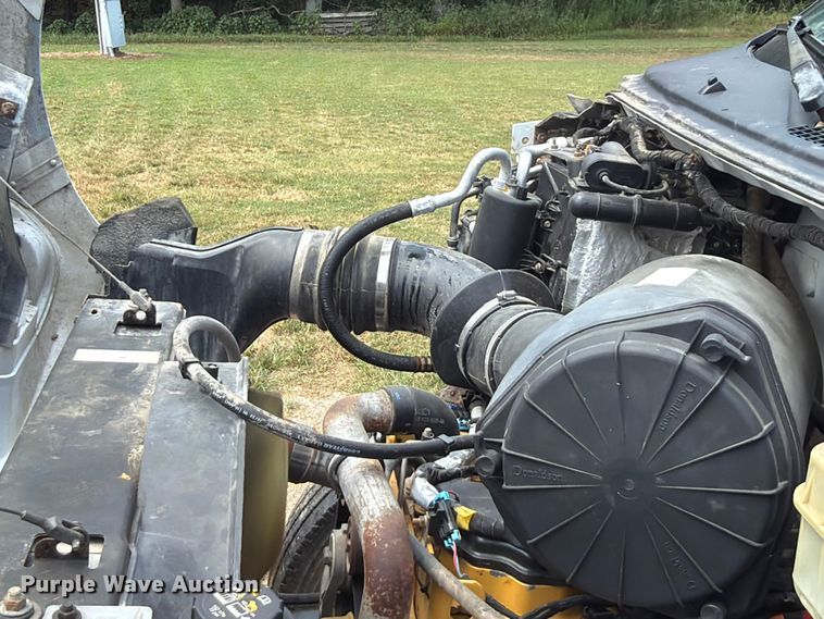 image for item FU1033 2005 Ford F750 dump truck