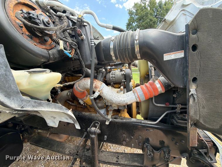 image for item FU1033 2005 Ford F750 dump truck