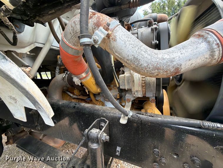 image for item FU1033 2005 Ford F750 dump truck