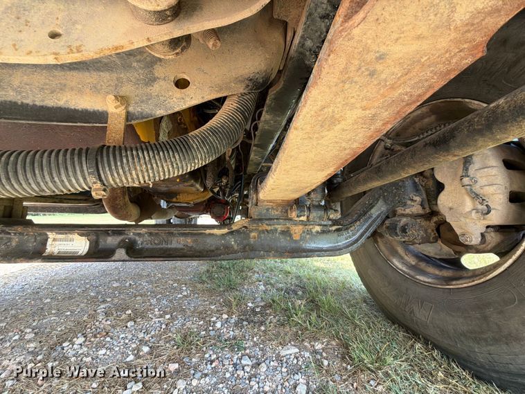 image for item FU1033 2005 Ford F750 dump truck