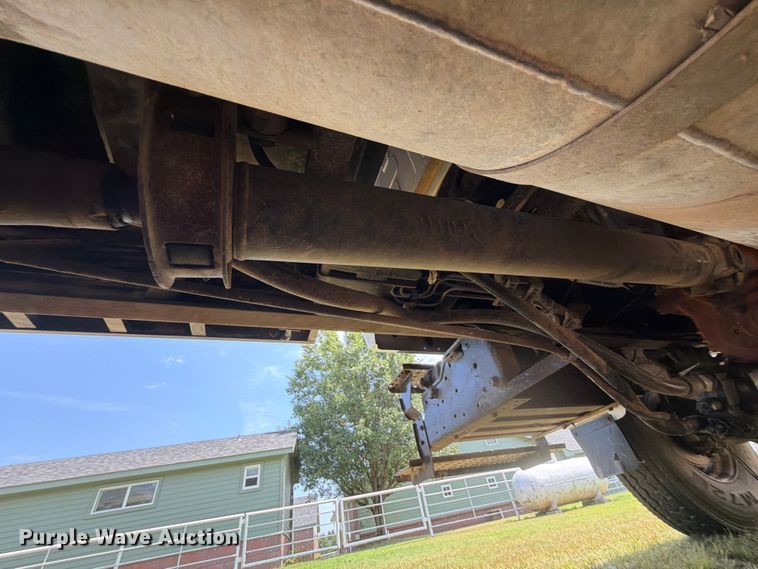 image for item FU1033 2005 Ford F750 dump truck