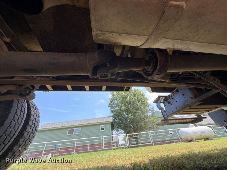image for item FU1033 2005 Ford F750 dump truck