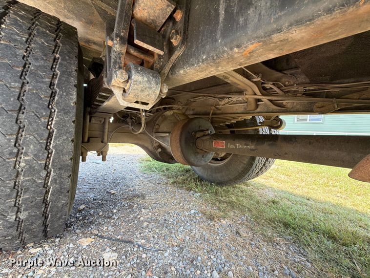image for item FU1033 2005 Ford F750 dump truck