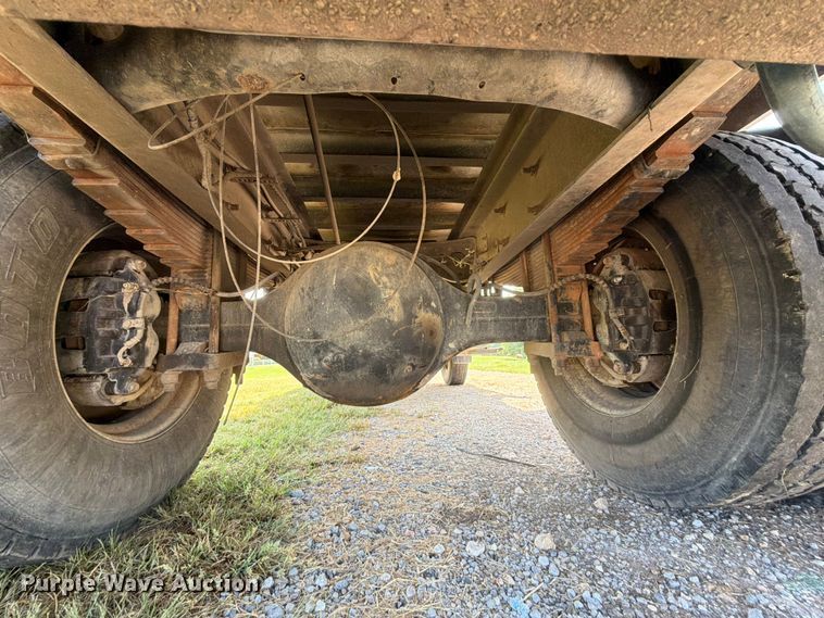 image for item FU1033 2005 Ford F750 dump truck