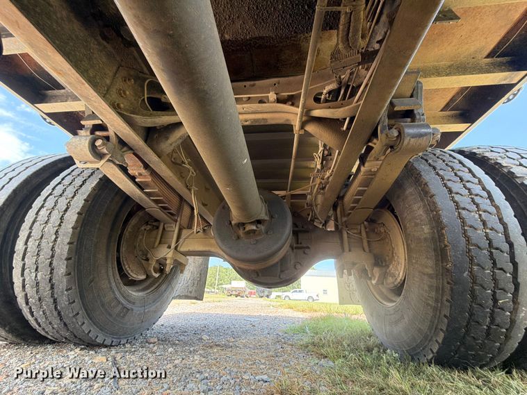 image for item FU1033 2005 Ford F750 dump truck