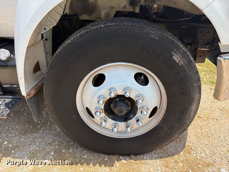 image for item FU1033 2005 Ford F750 dump truck