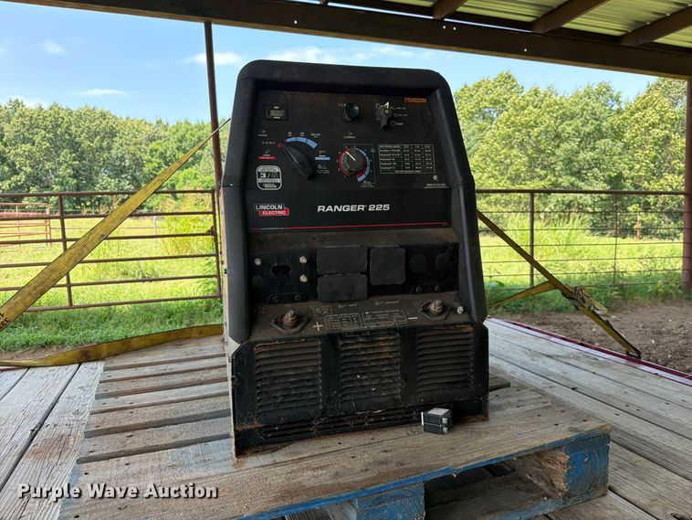 image for item FU1037 Lincoln Electric Ranger 225 welder/generator