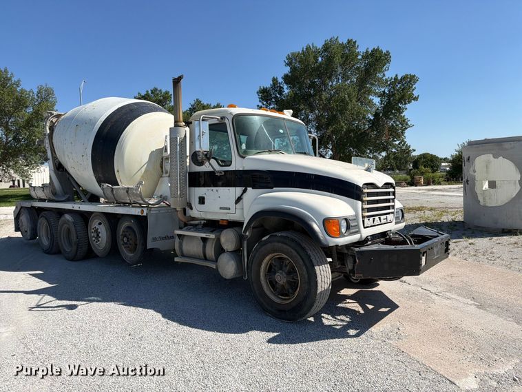 image for item FU4500 2005 Mack Granite CV713 ready mix truck