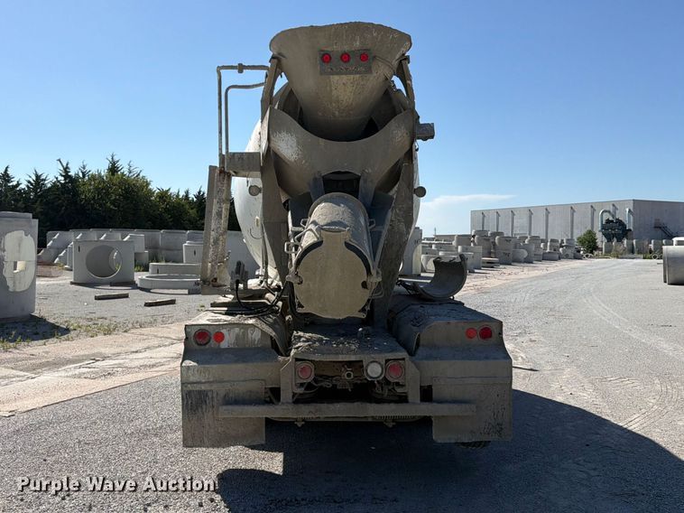 image for item FU4500 2005 Mack Granite CV713 ready mix truck
