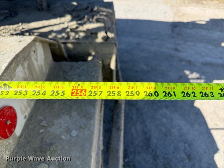 image for item FU4500 2005 Mack Granite CV713 ready mix truck