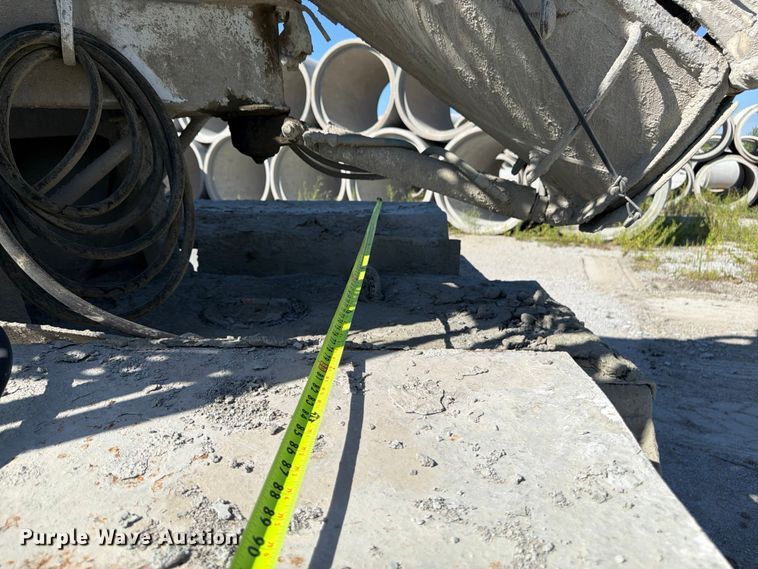 image for item FU4500 2005 Mack Granite CV713 ready mix truck
