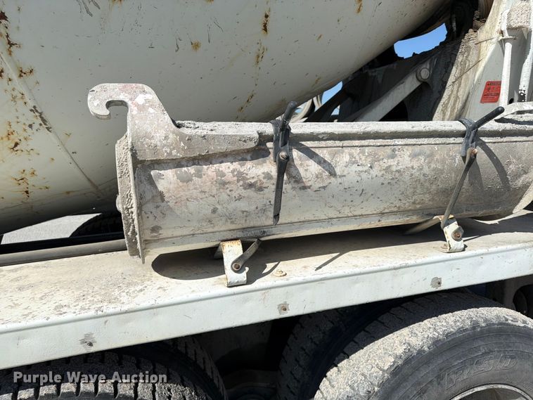 image for item FU4500 2005 Mack Granite CV713 ready mix truck