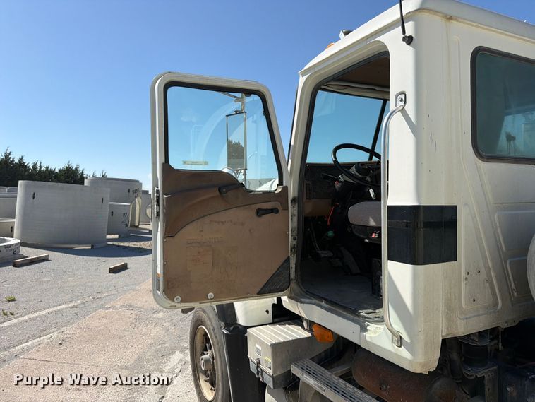 image for item FU4500 2005 Mack Granite CV713 ready mix truck