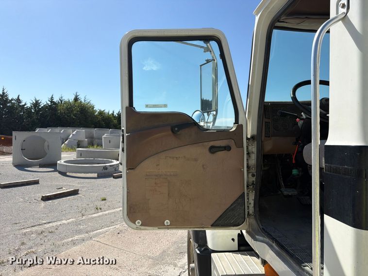 image for item FU4500 2005 Mack Granite CV713 ready mix truck