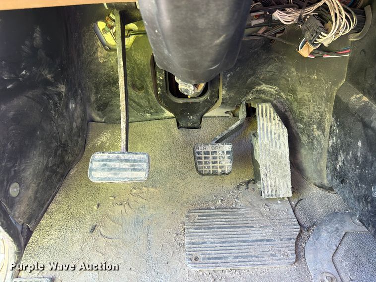 image for item FU4500 2005 Mack Granite CV713 ready mix truck