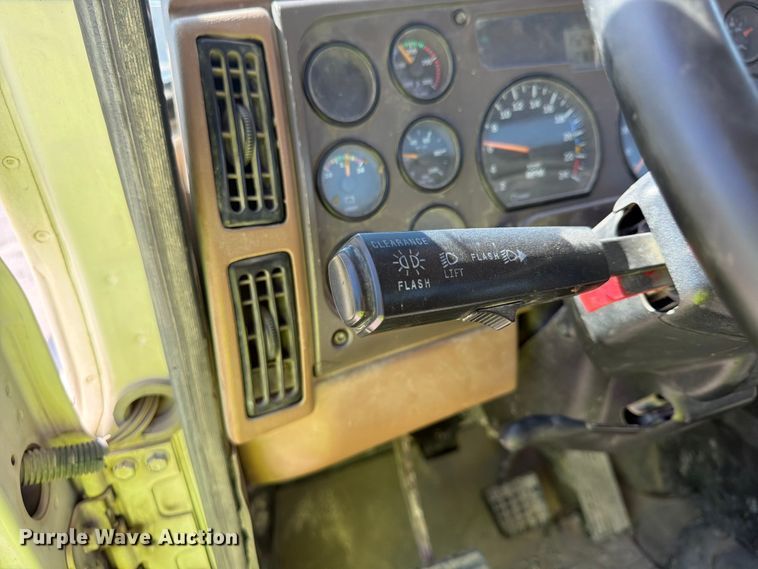 image for item FU4500 2005 Mack Granite CV713 ready mix truck