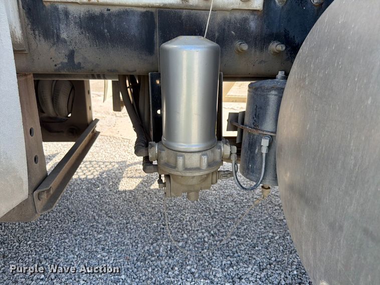 image for item FU4500 2005 Mack Granite CV713 ready mix truck