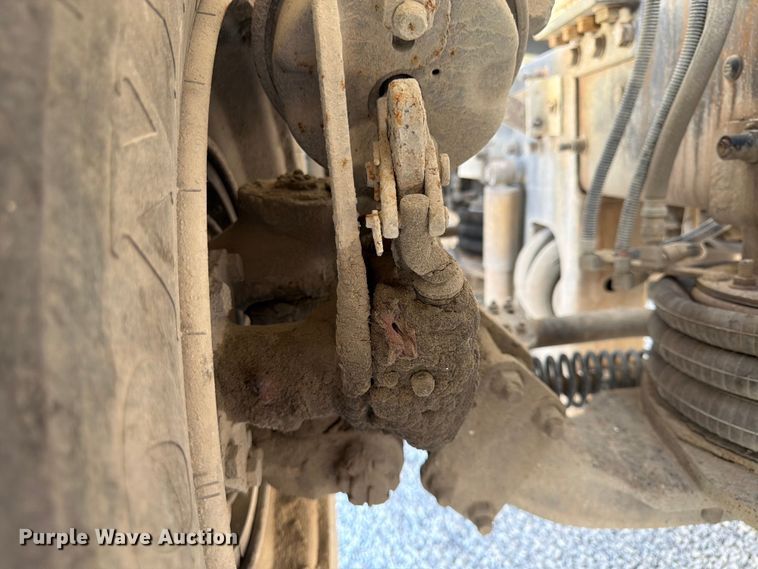 image for item FU4500 2005 Mack Granite CV713 ready mix truck