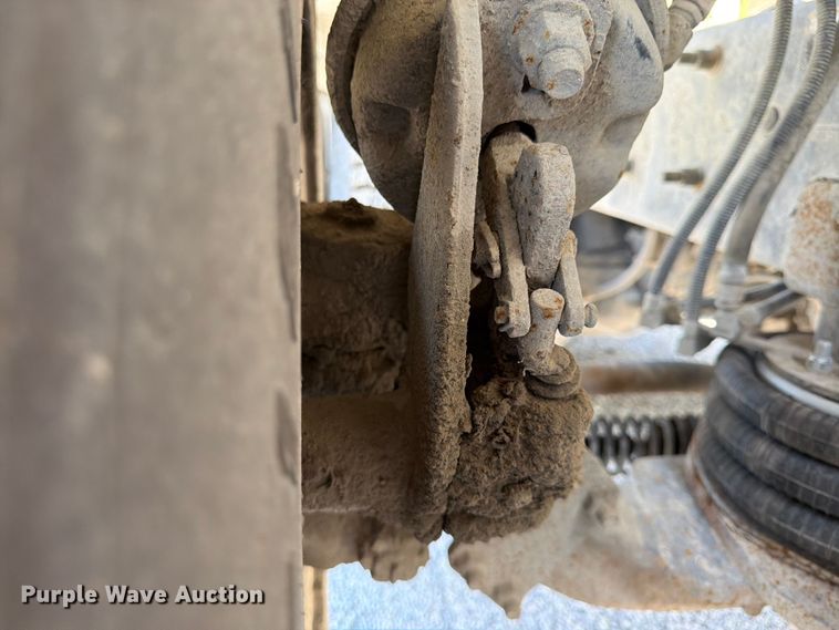 image for item FU4500 2005 Mack Granite CV713 ready mix truck