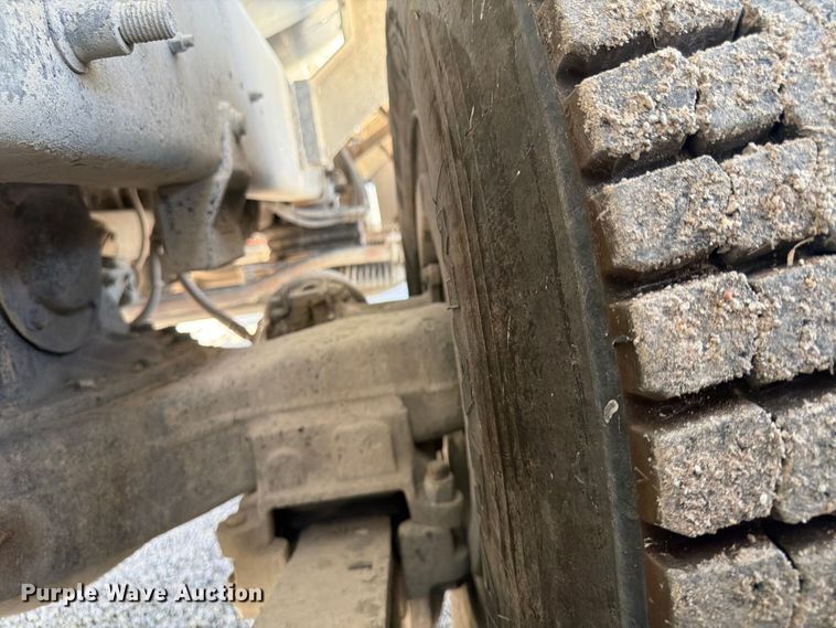 image for item FU4500 2005 Mack Granite CV713 ready mix truck
