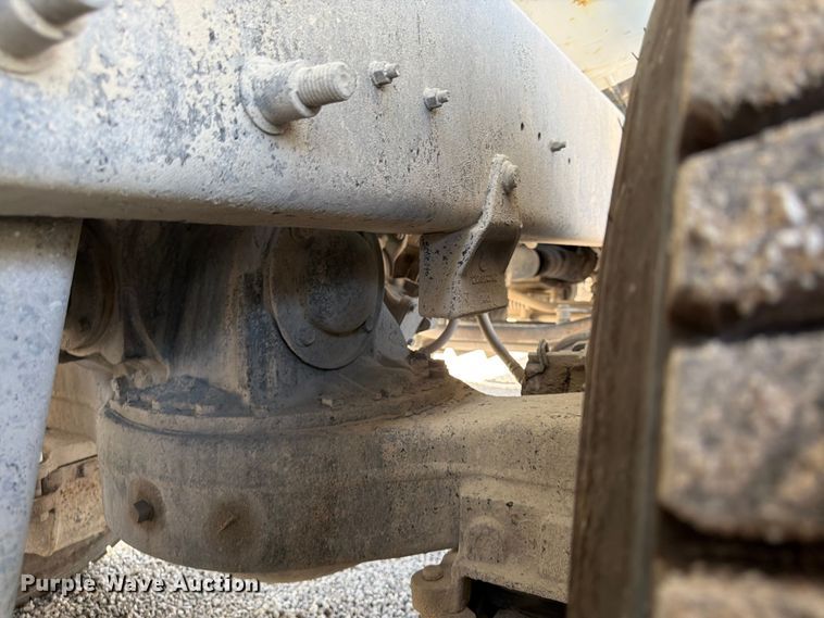 image for item FU4500 2005 Mack Granite CV713 ready mix truck