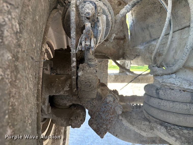image for item FU4500 2005 Mack Granite CV713 ready mix truck