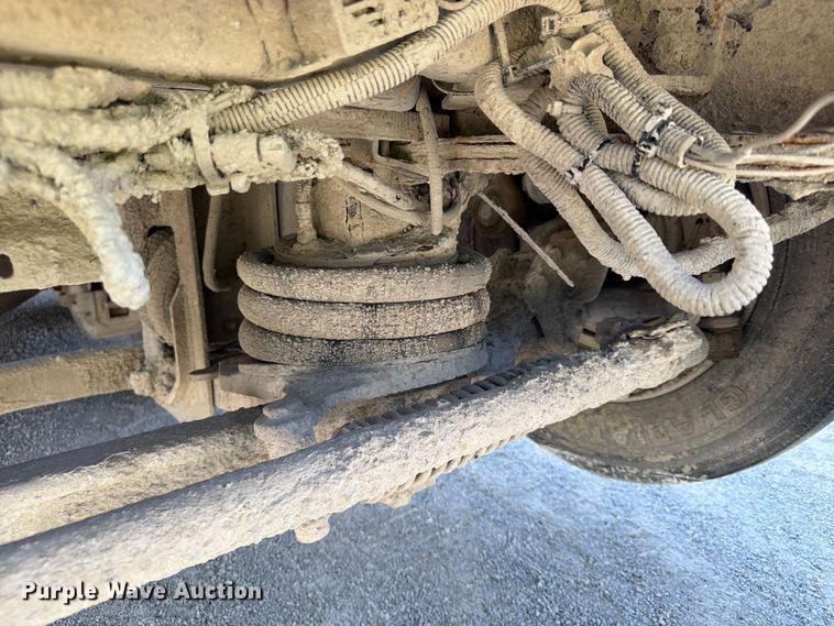 image for item FU4500 2005 Mack Granite CV713 ready mix truck