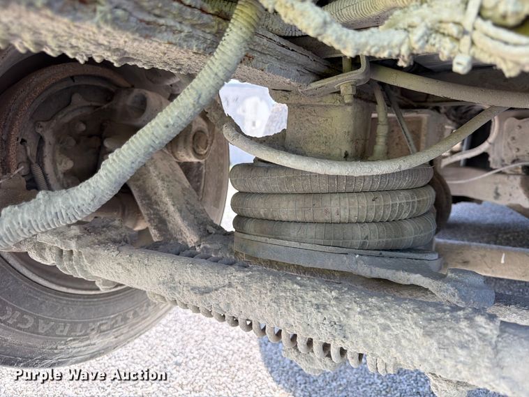 image for item FU4500 2005 Mack Granite CV713 ready mix truck