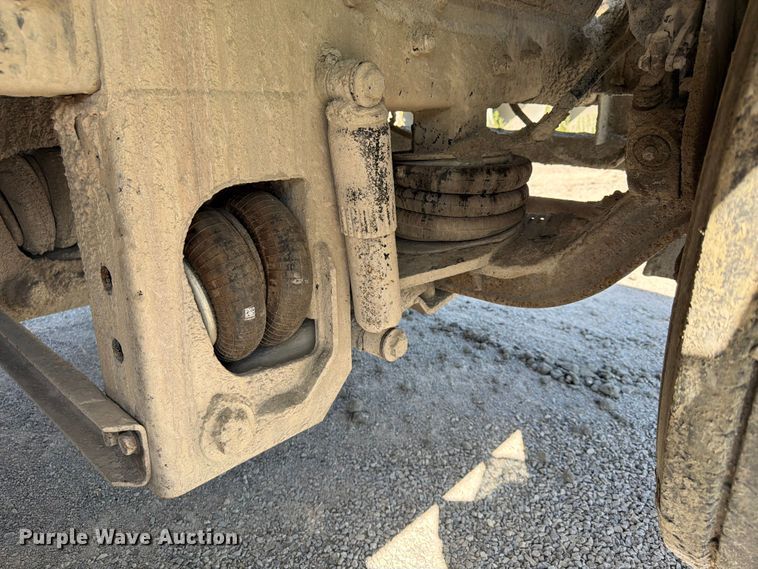 image for item FU4500 2005 Mack Granite CV713 ready mix truck