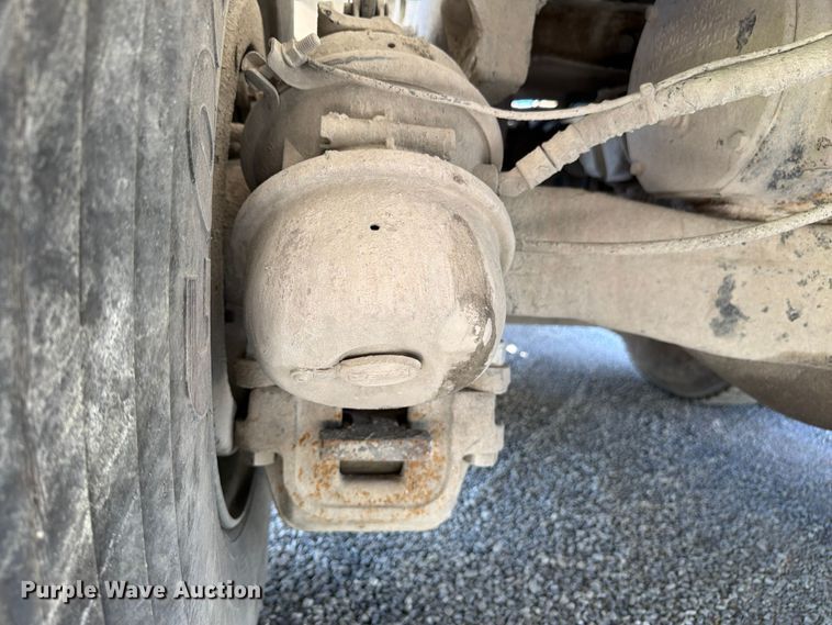 image for item FU4500 2005 Mack Granite CV713 ready mix truck