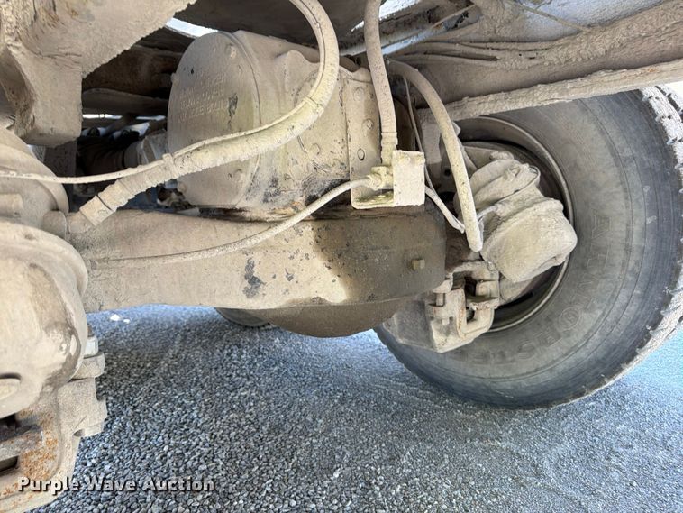image for item FU4500 2005 Mack Granite CV713 ready mix truck